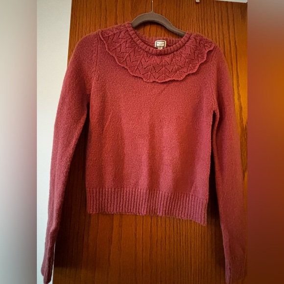 Sweaters - Pink collared sweater wool delicate collar